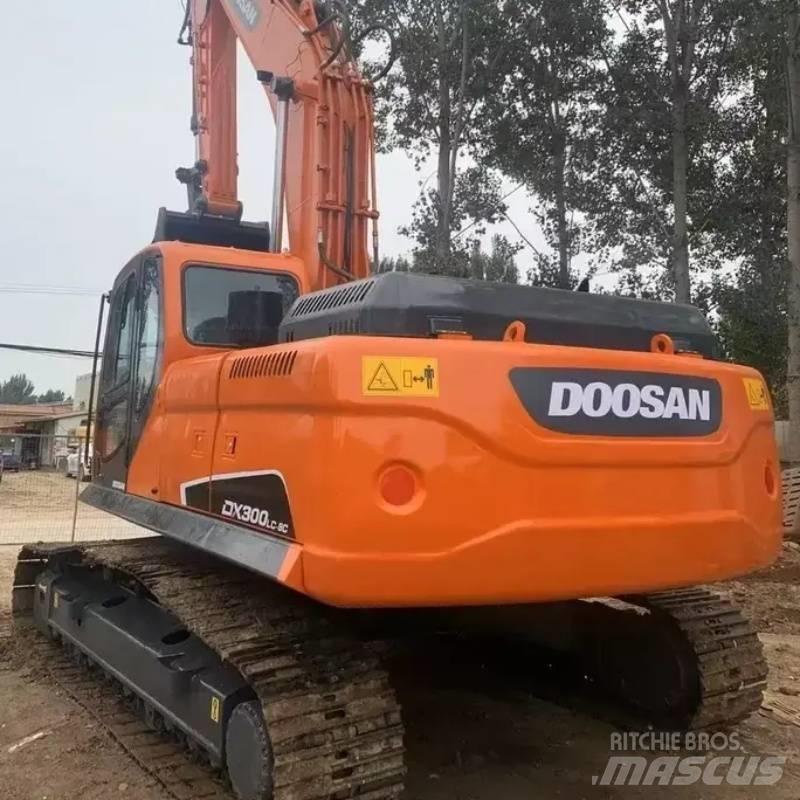 Doosan DX 300 Bagri goseničarji