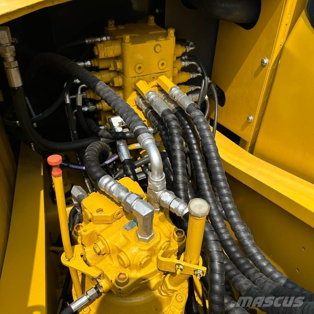 Komatsu 160 Bagri goseničarji