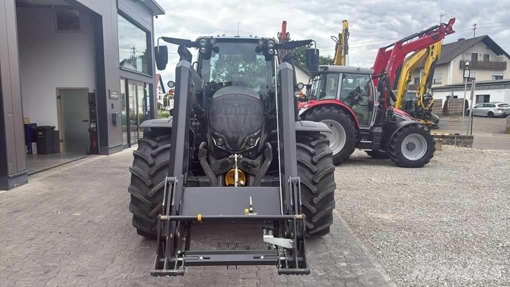 Valtra N175 Traktorji