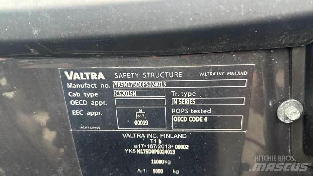 Valtra N175 Traktorji