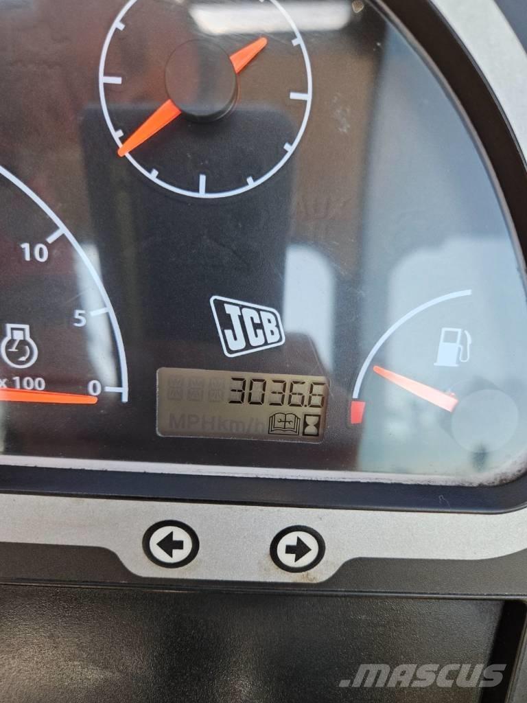 JCB 531-70 Kmetijski teleskopski nakladalci