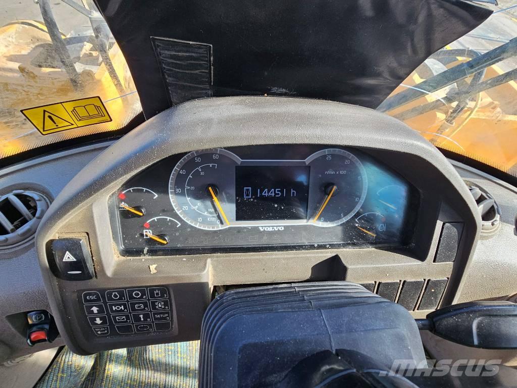 Volvo L 120 H Kolesni nakladalci