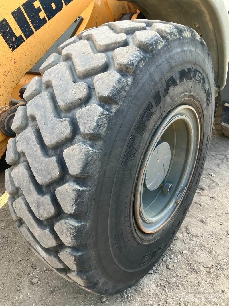 Liebherr L538 Kolesni nakladalci