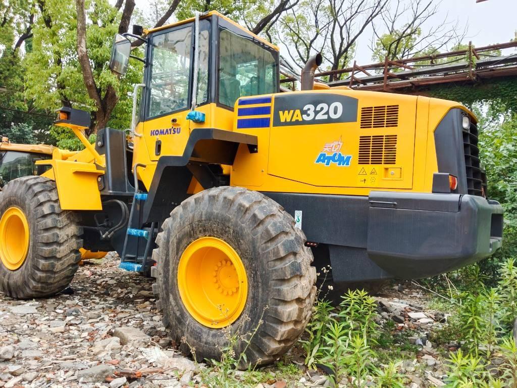 Komatsu WA 320 Kolesni nakladalci