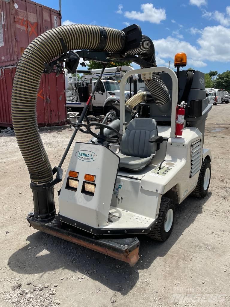 Tennant ATLV4300 Cestni pometači