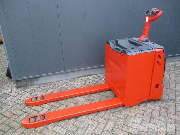 Linde T30 Električni nizko dvižni viličar