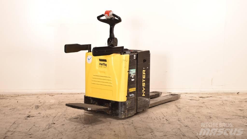 Hyster P 2.0 S Električni nizko dvižni viličar s stojiščem