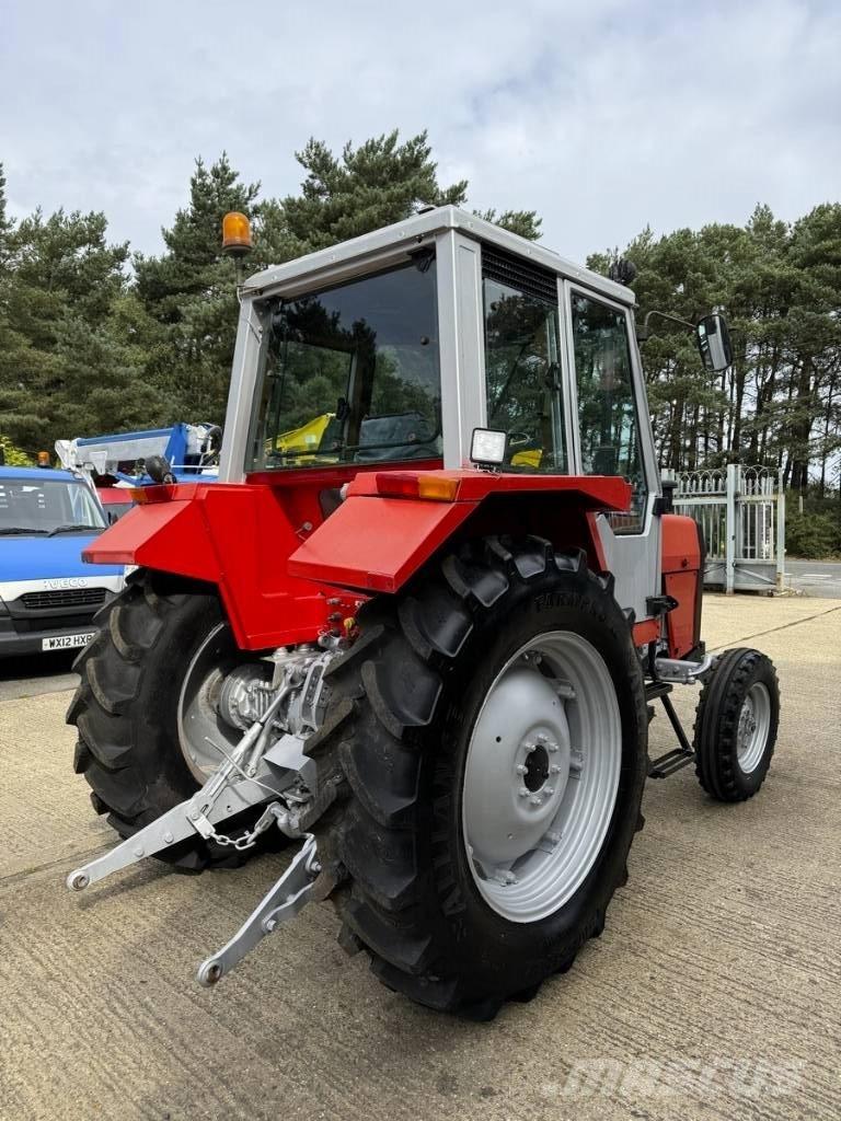 Massey Ferguson 690 Traktorji