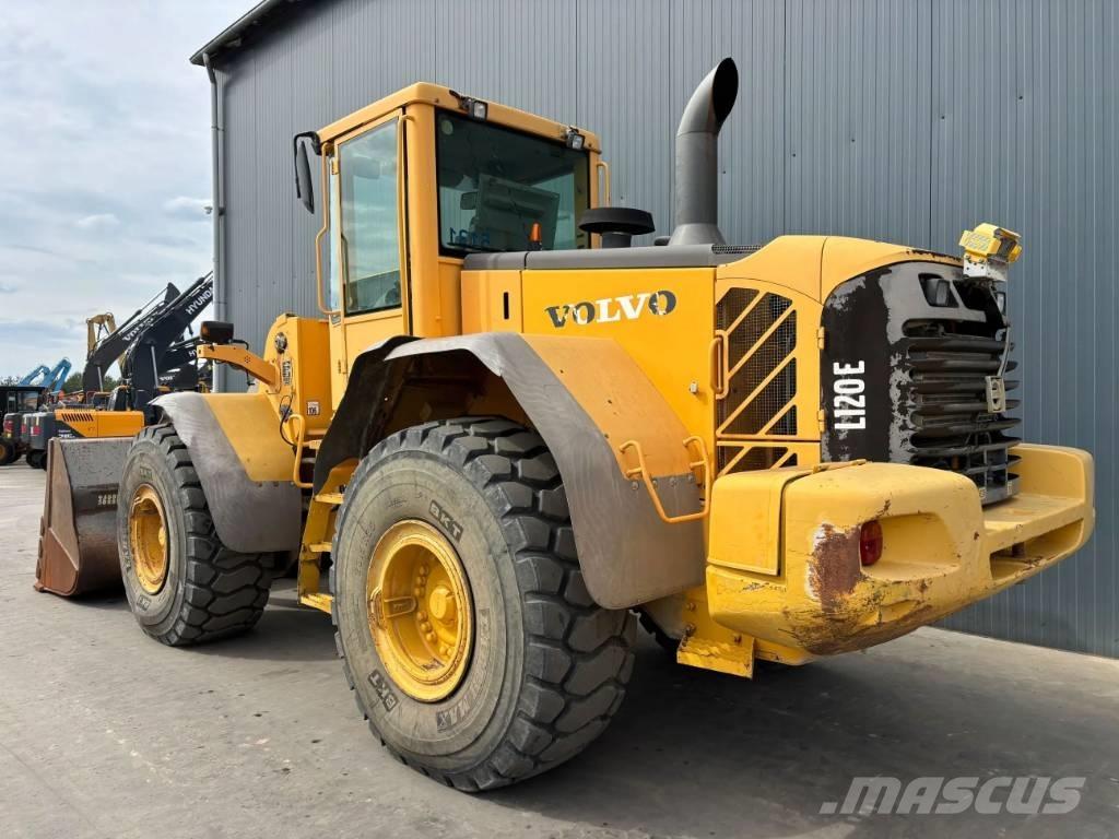 Volvo L120E Kolesni nakladalci