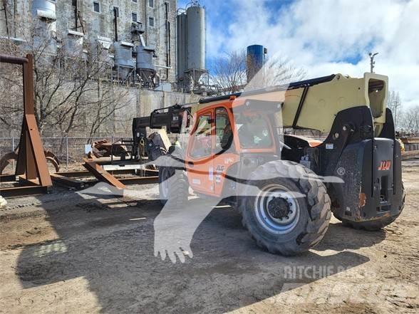 JLG 1255 Teleskopski viličarji