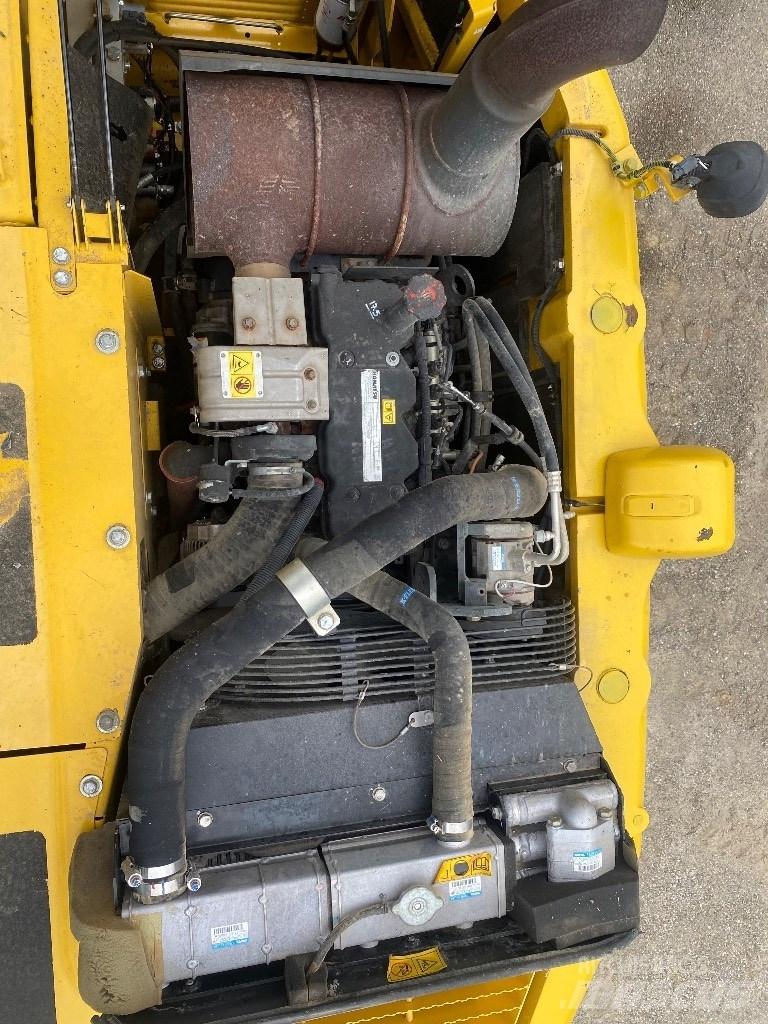 Komatsu PW 148-8 Bagri na kolesih