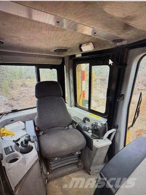 CAT D 6 T Buldožerji goseničarji