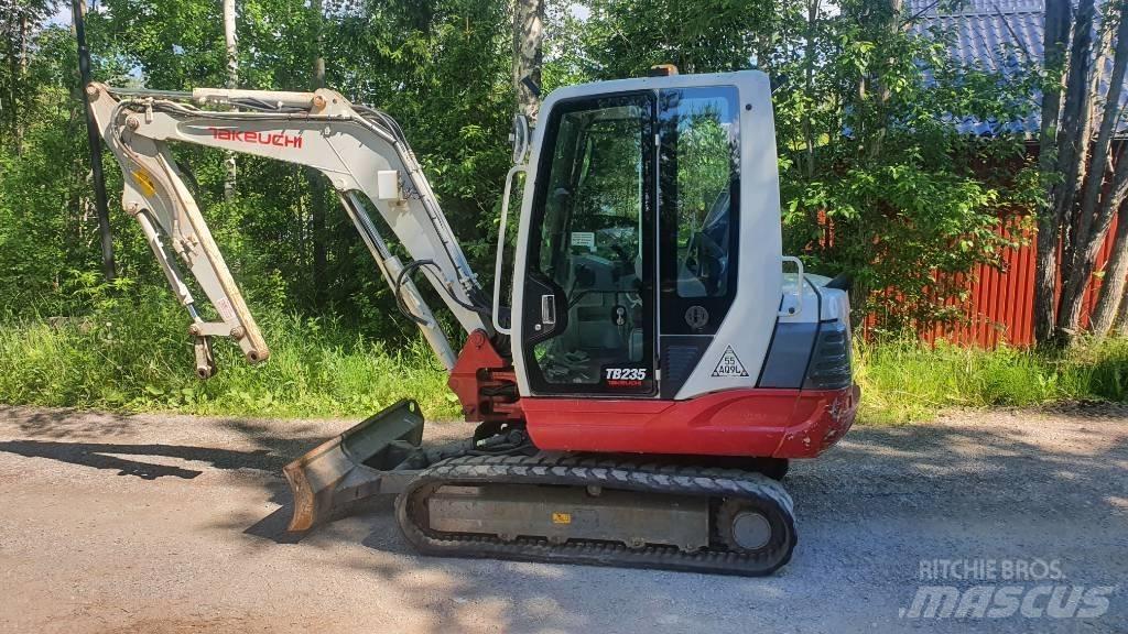 Takeuchi TB235 Mini bagri <7t