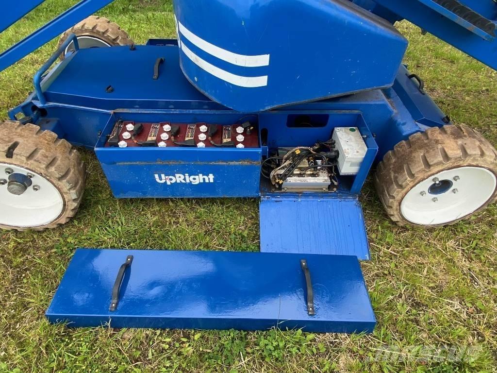 UpRight AB38N Zglobne dvižne ploščadi