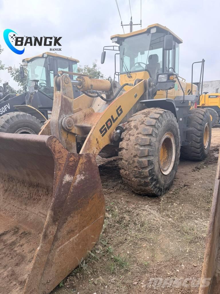 SDLG L 953 Kolesni nakladalci