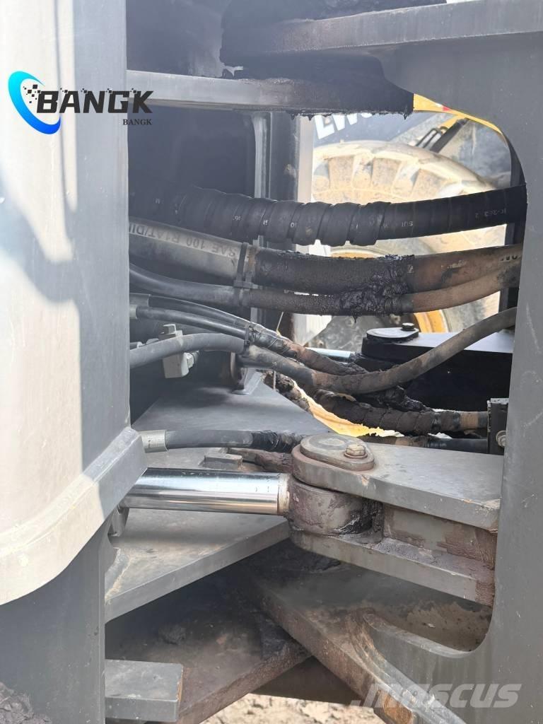 SDLG L 953 Kolesni nakladalci