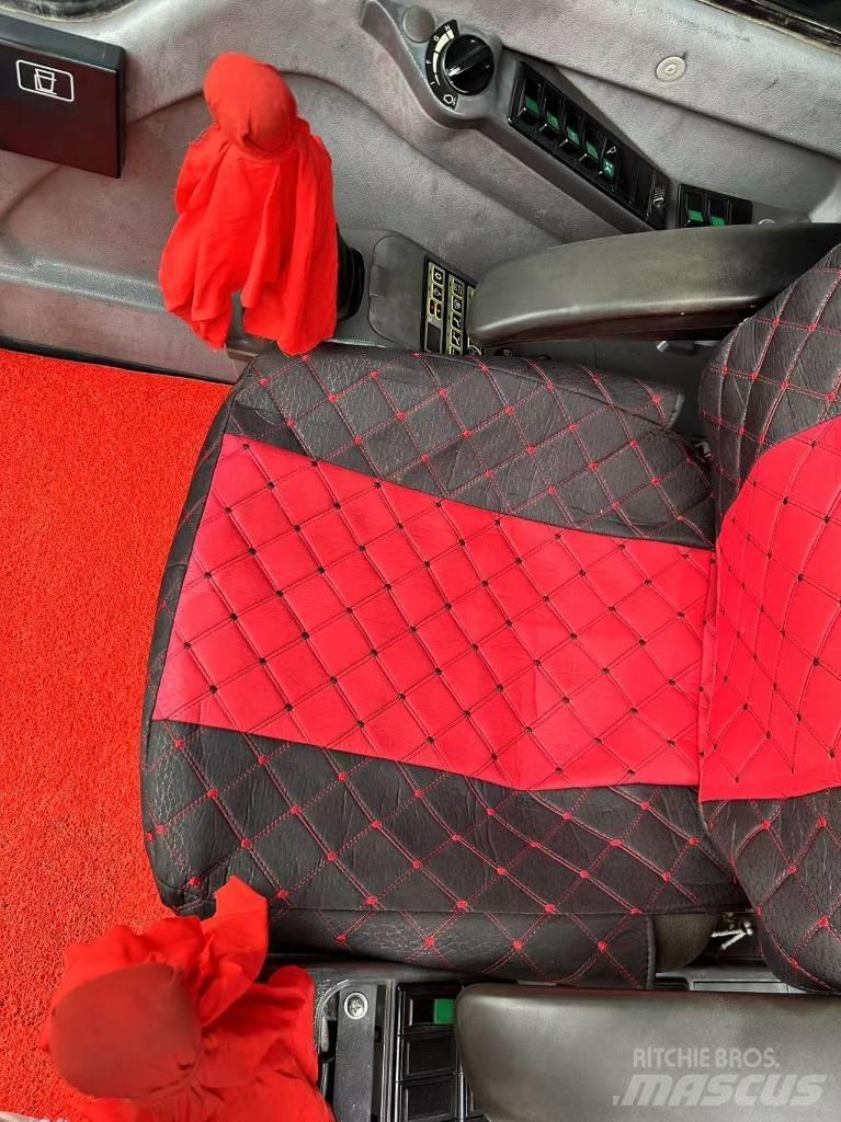 Volvo 240DL Bagri goseničarji