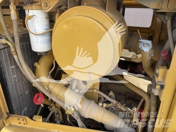 CAT D6R Buldožerji goseničarji