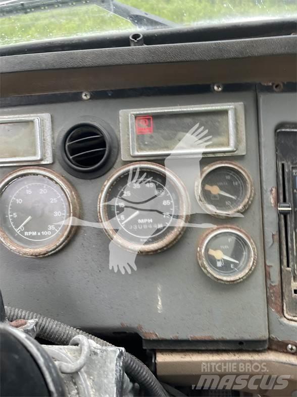 Ford 8000 Tovornjaki za vodo