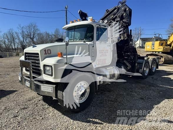 Mack RD688S Vlačilci