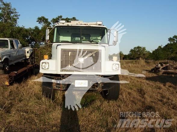 Volvo WG64 Tovornjaki za vodo