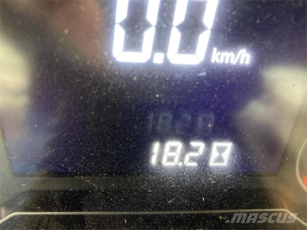 John Deere 5090M Traktorji