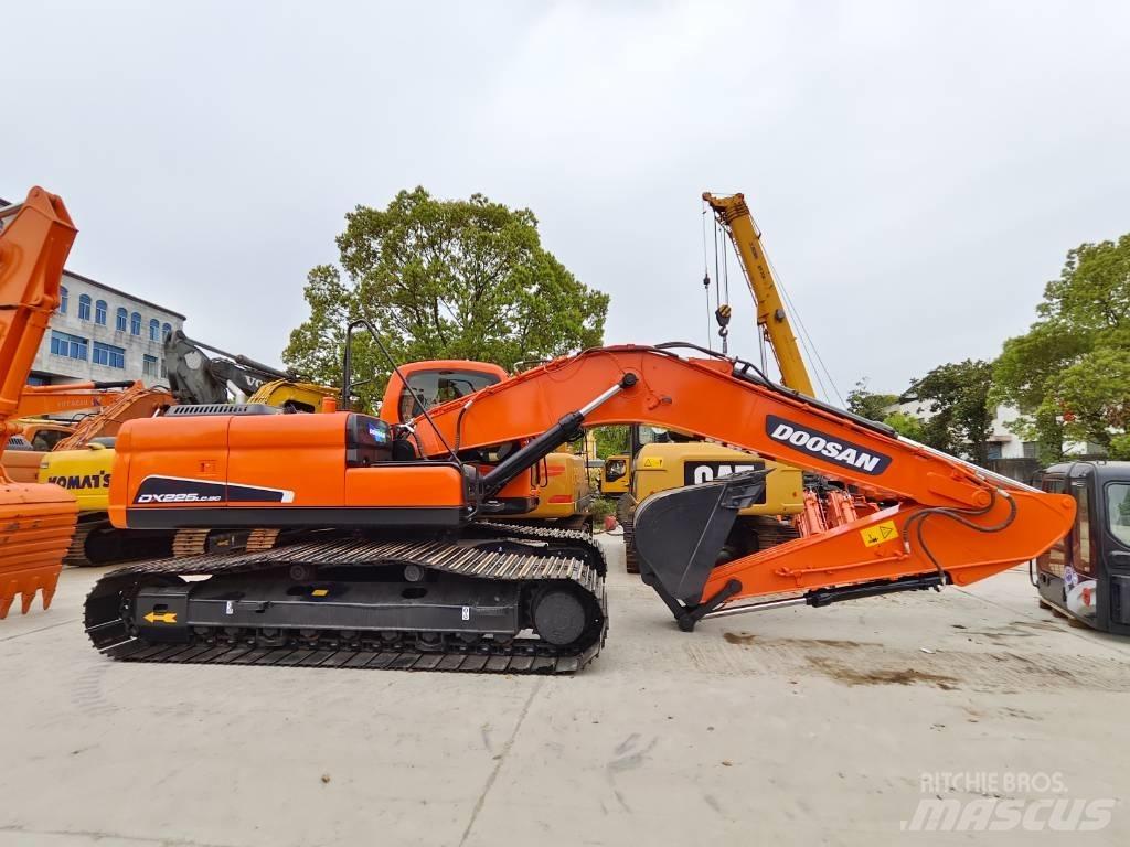 Doosan DX 225 LC Bagri goseničarji
