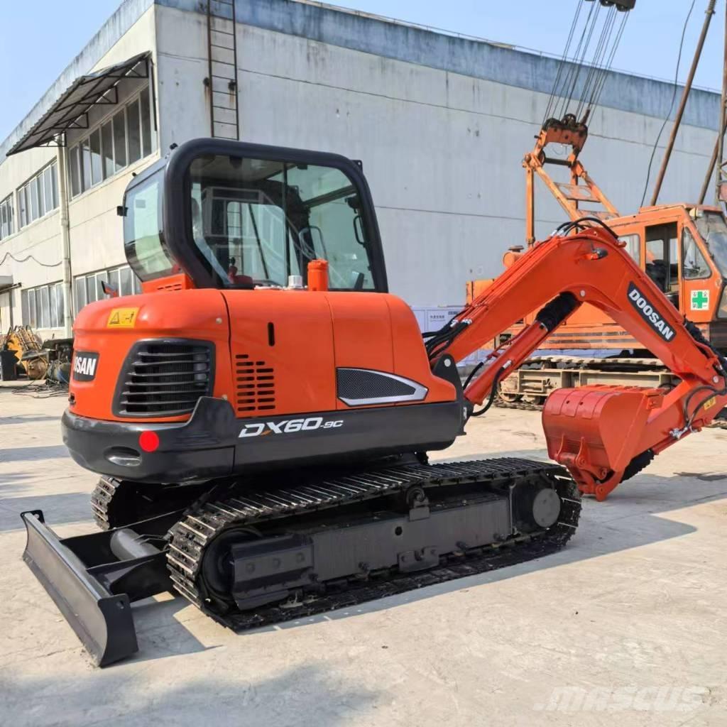 Doosan DX 60-9 C Mini bagri <7t