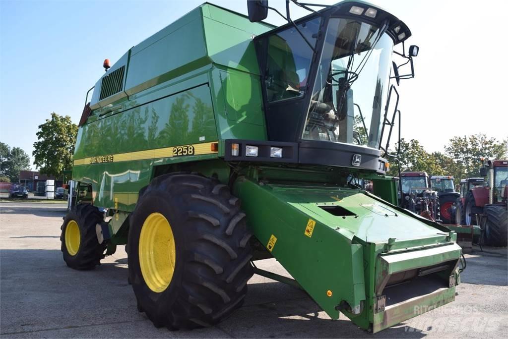 John Deere 2064 Kombajni
