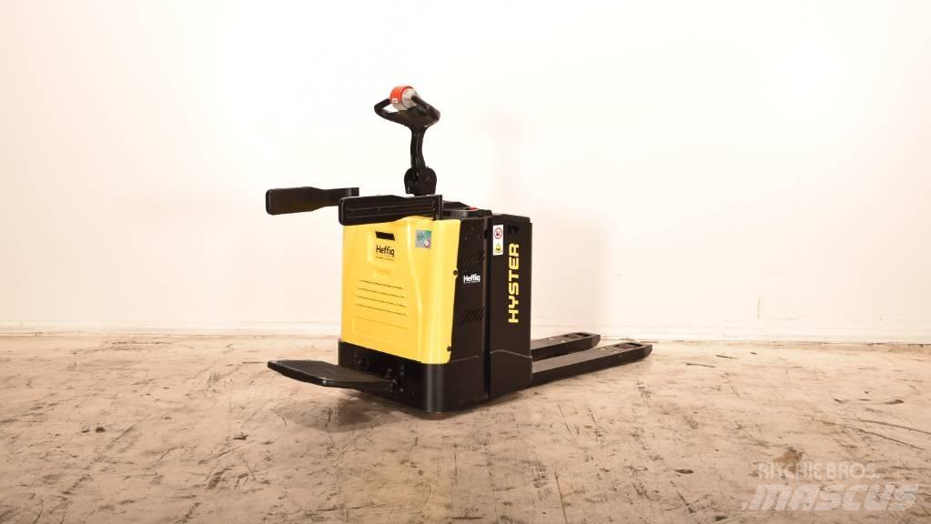 Hyster P 2.0 S Električni nizko dvižni viličar s stojiščem