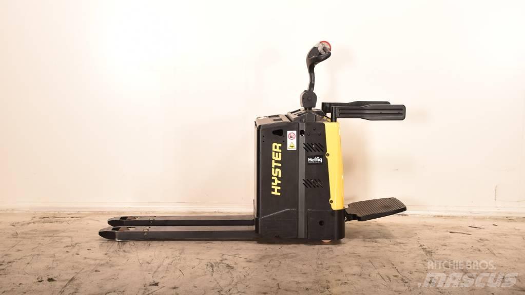 Hyster P 2.0 S Električni nizko dvižni viličar s stojiščem
