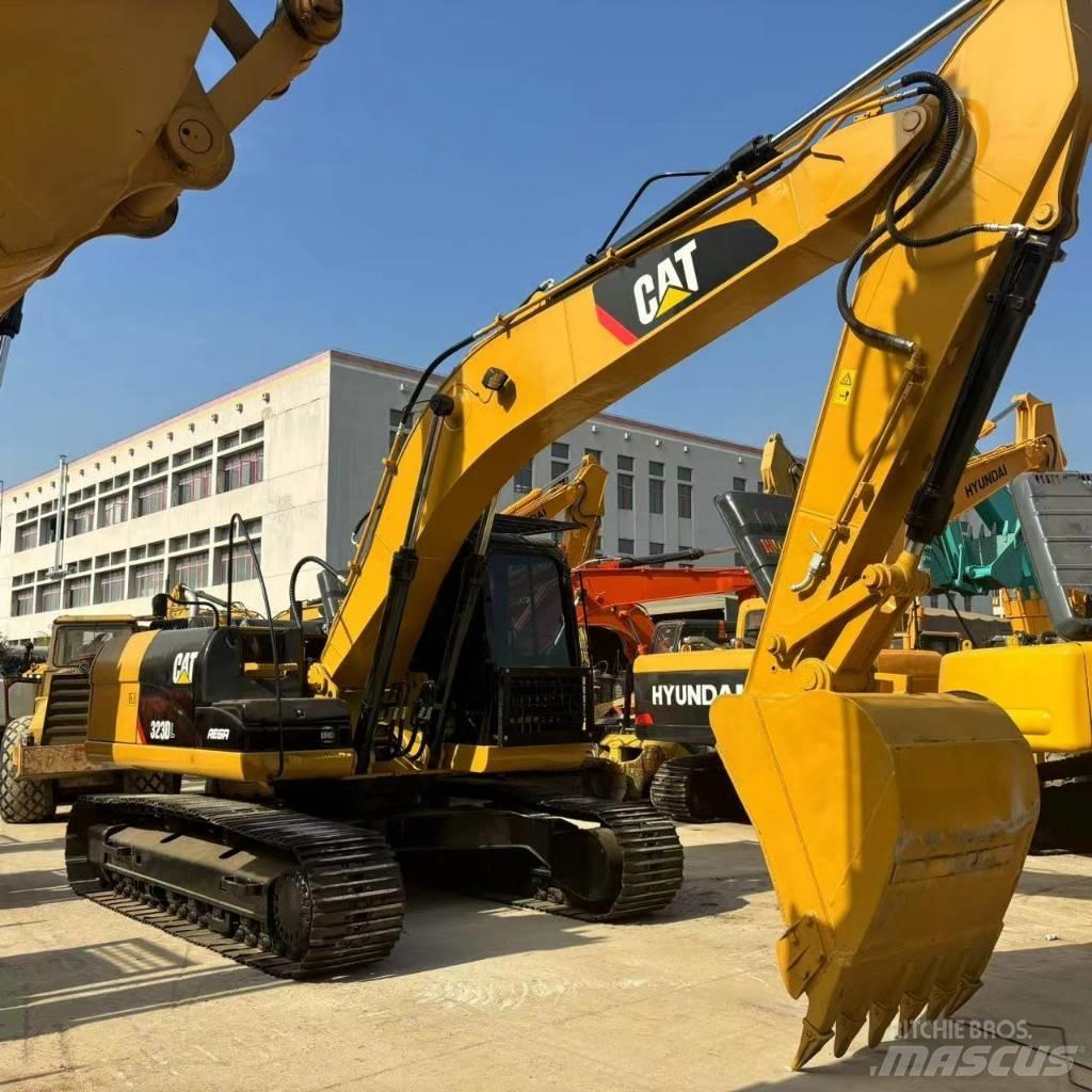 CAT 323 D L Bagri goseničarji