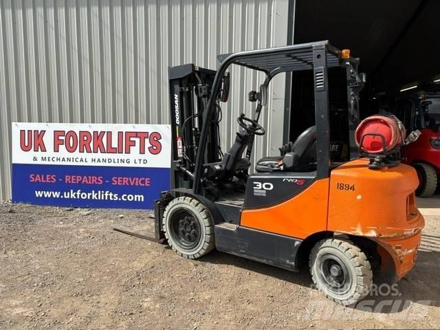 Doosan G 30 E-5 Plinski viličarji