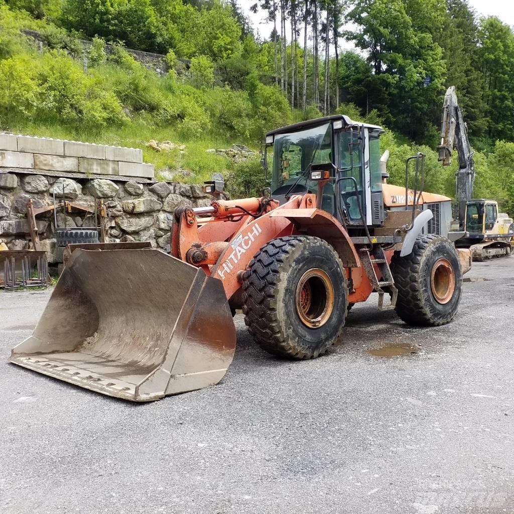Hitachi ZW 220 Kolesni nakladalci