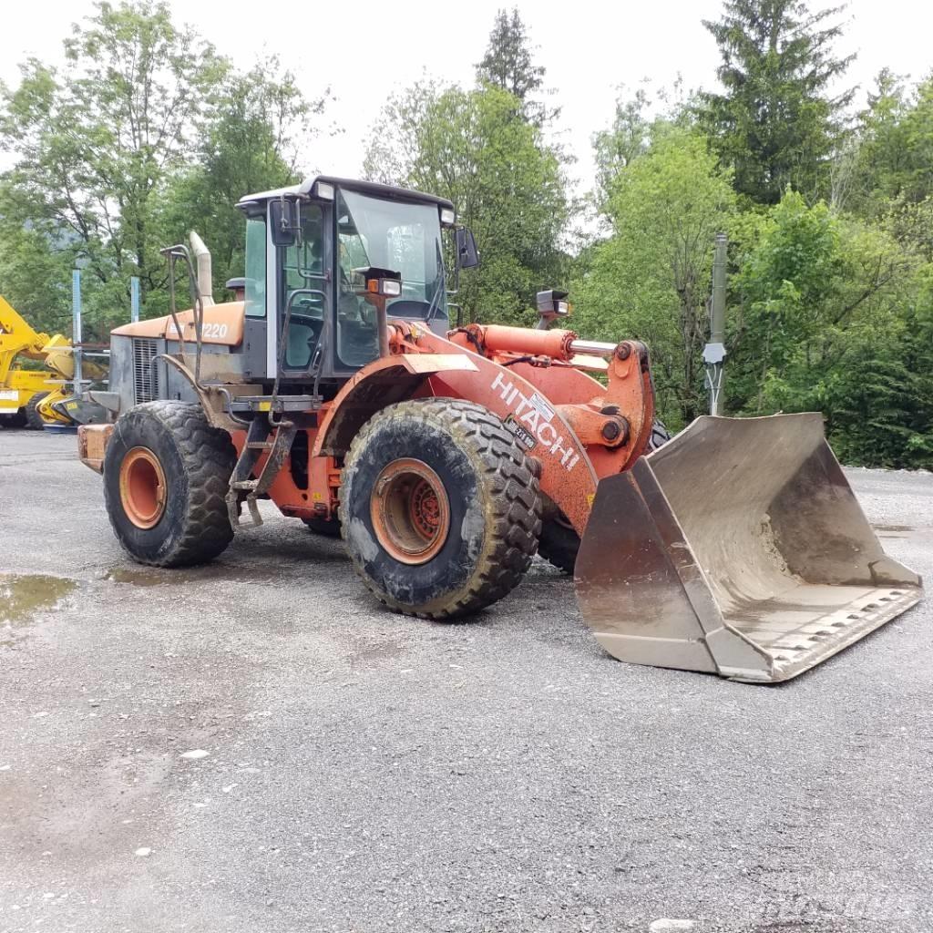 Hitachi ZW 220 Kolesni nakladalci