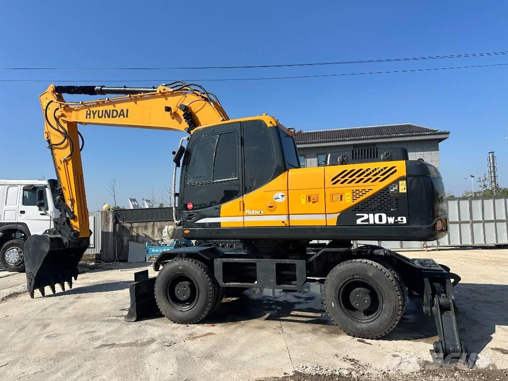 Hyundai R210W-9 Bagri na kolesih