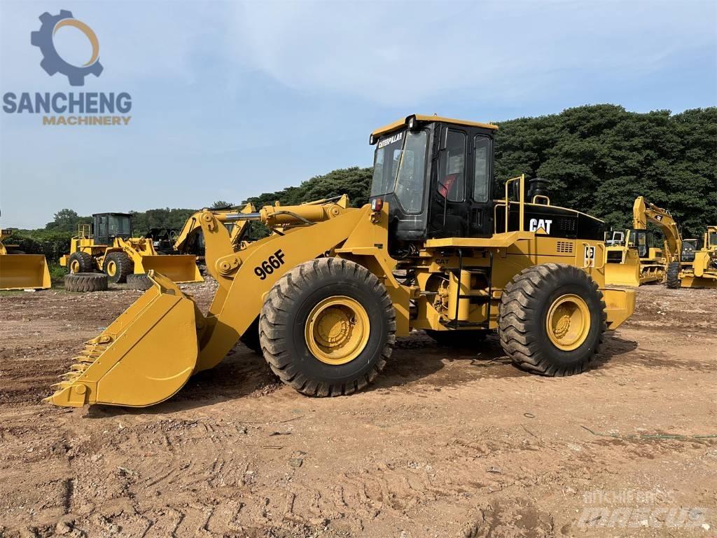 CAT 966 F Kolesni nakladalci