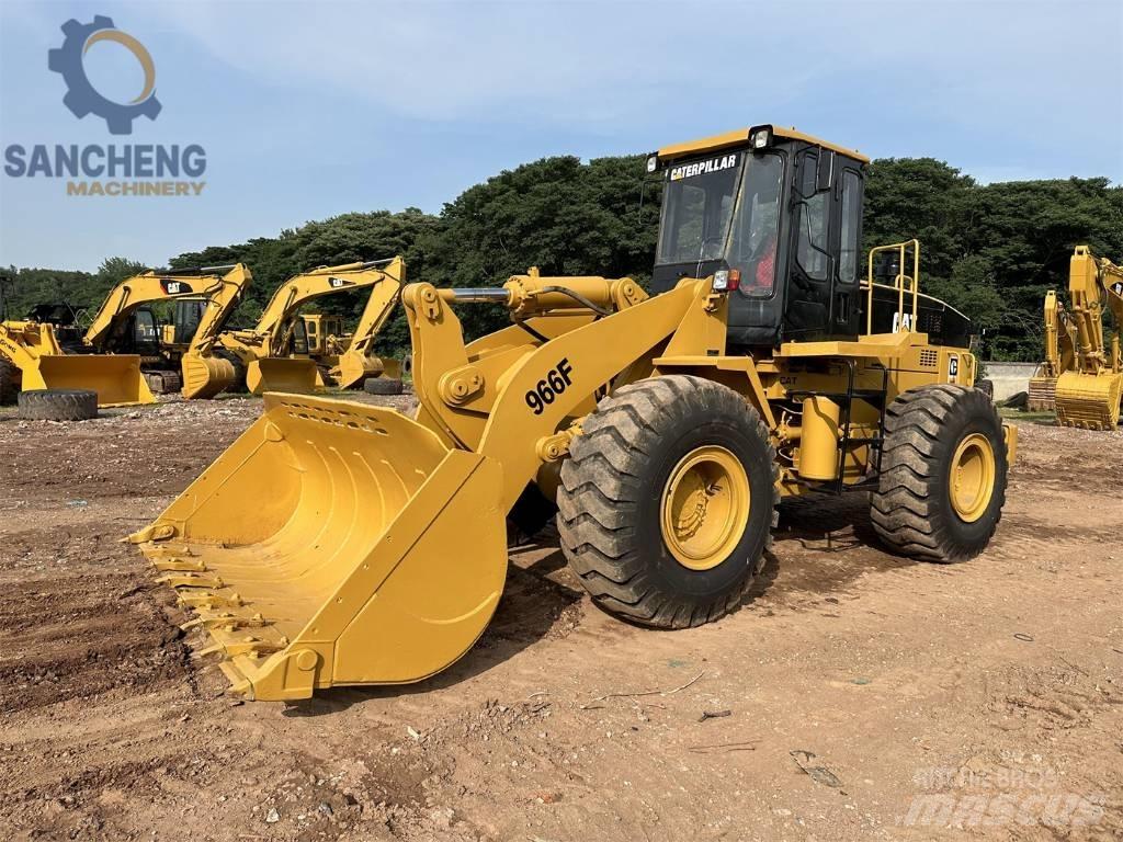 CAT 966 F Kolesni nakladalci