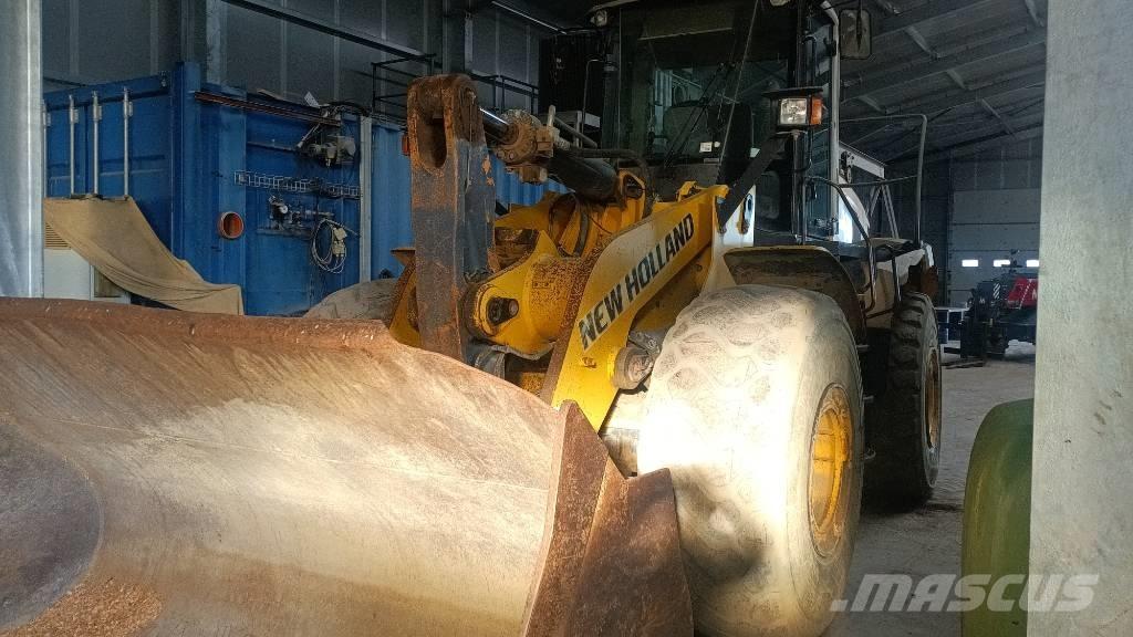 New Holland W 270 B Kolesni nakladalci