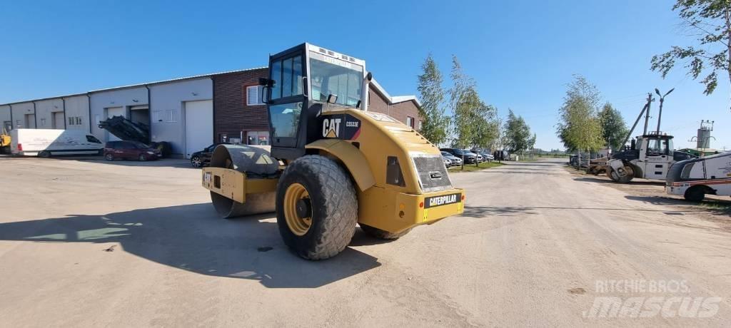CAT CS 533 Enojni valjarji
