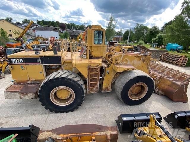 CAT 992 D Kolesni nakladalci