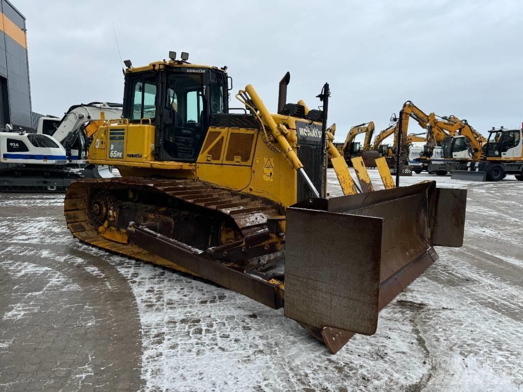 Komatsu D65PX-18 Buldožerji goseničarji