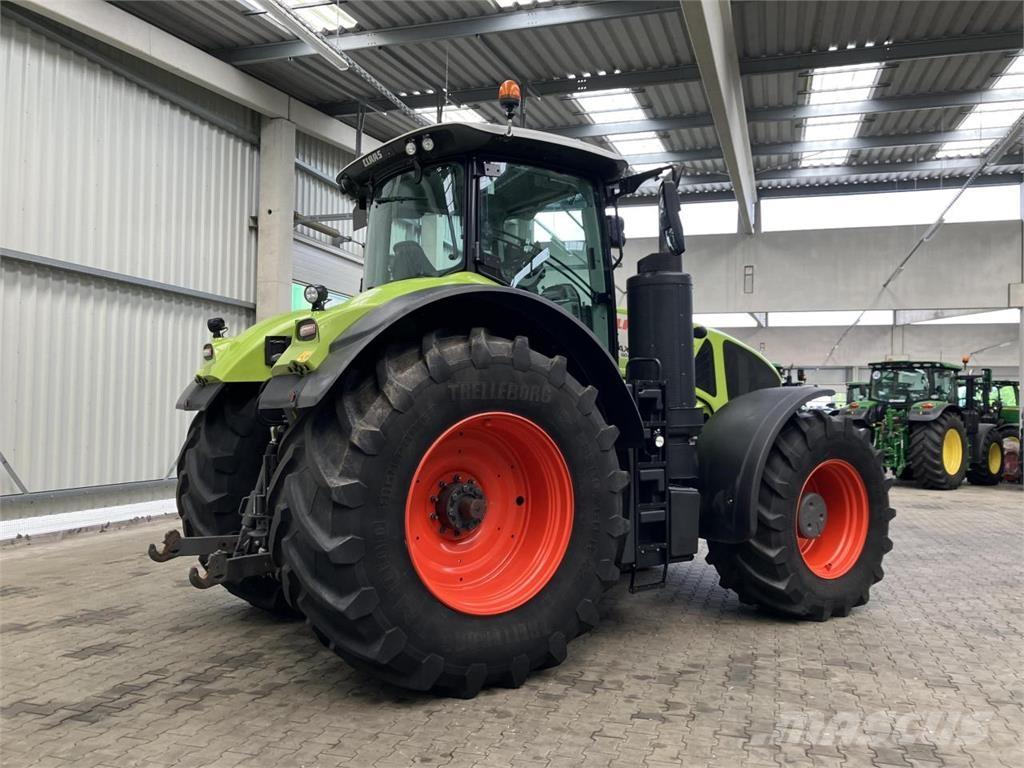 CLAAS Axion 930 Traktorji