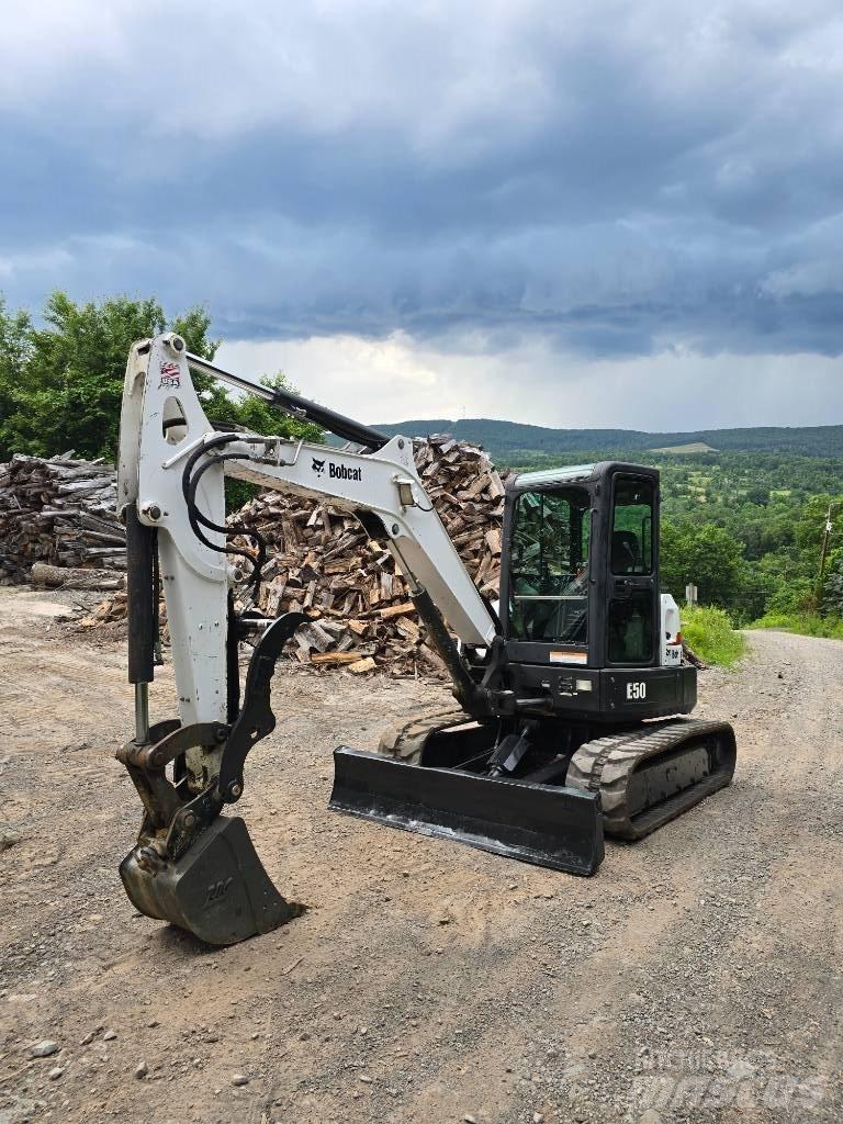 Bobcat E 50 Mini bagri <7t