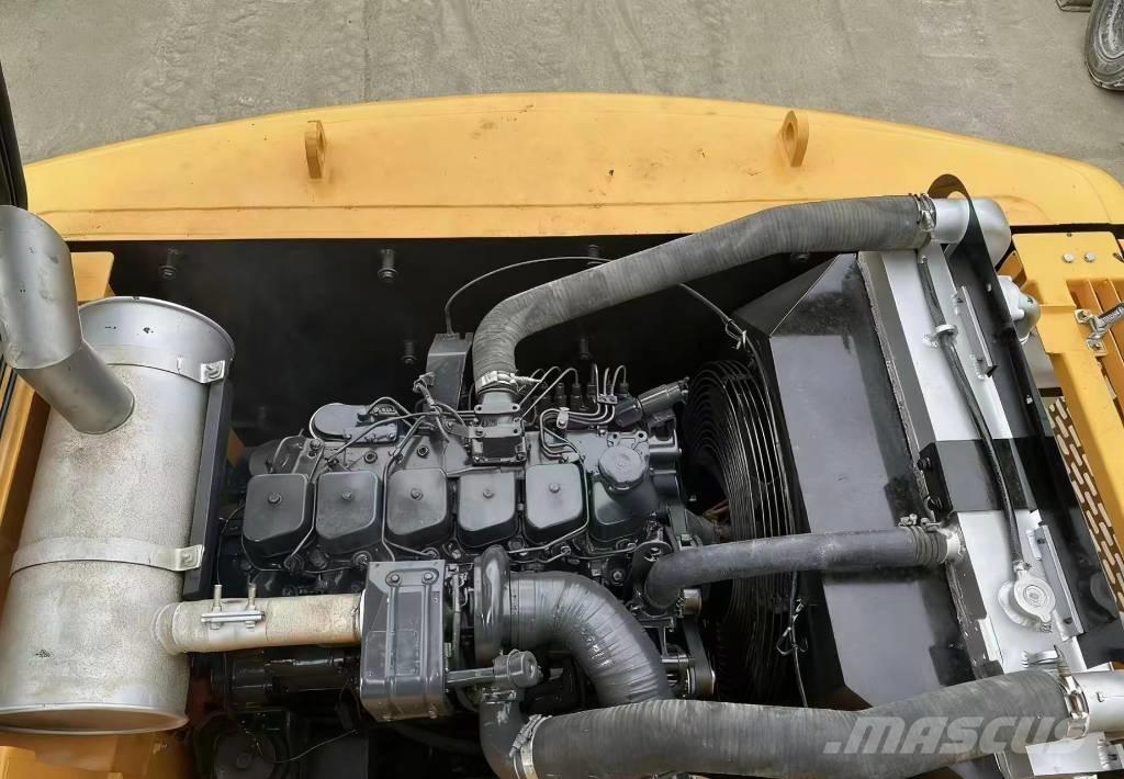 Hyundai 210W -9 Bagri na kolesih