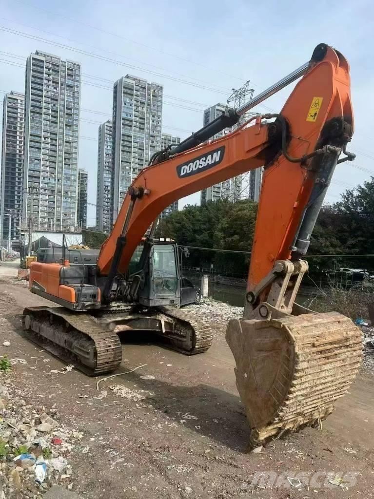 Doosan DX420LC Bagri goseničarji