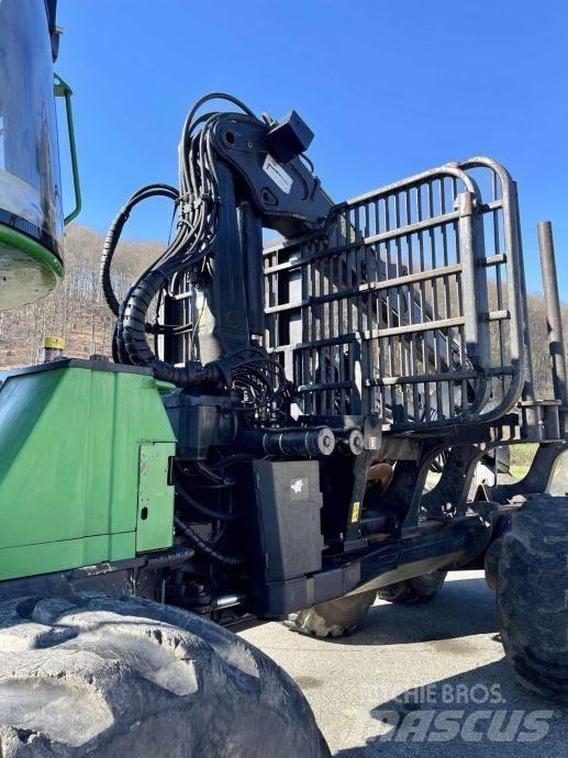 John Deere 1910 E Forwarderji