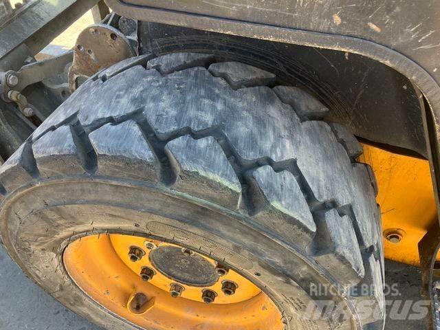 JCB 225 Skid steer mini nakladalci