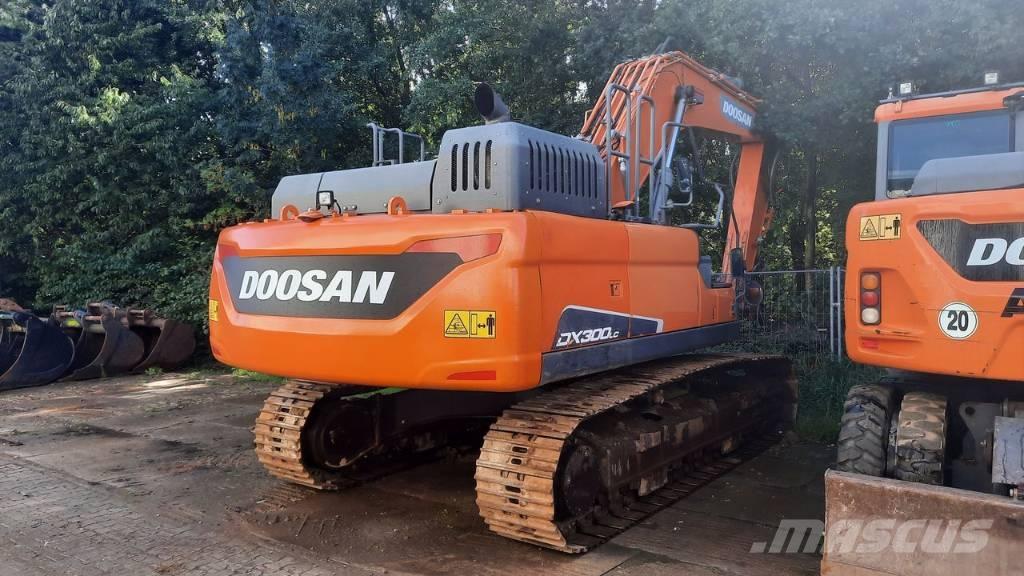 Doosan DX 300 LC-5 Bagri goseničarji