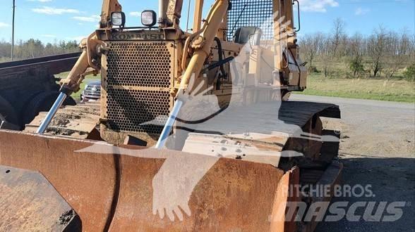 Komatsu D65P-7 Buldožerji goseničarji